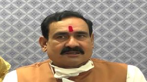 गृहमंत्री नरोत्तम मिश्रा बोले- इंदौर में शराब माफिया पर एनएसए के तहत होगी कार्रवाई