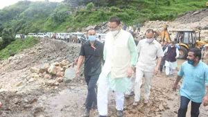 आपदा प्रभावित क्षेत्रों का सीएम धामी ने किया दौरा, कहा- प्रभावितों को दी जाएगी हर संभव मदद