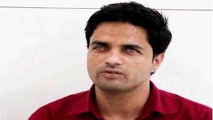 Rakesh Sharma: बच्चपन में चली गई थीं दोनों आंखे, लोगों ने आश्रम में छोड़ने को कहा था, बने IAS
