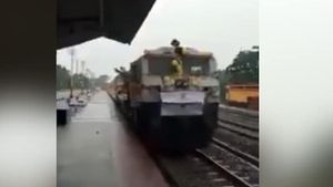 आजादी के 74 साल बाद मणिपुर को मिली पहली ट्रेन? जानिए कितना सच है वायरल वीडियो में किया गया ये दावा