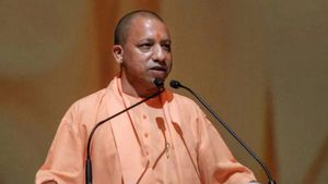 डीएम और एसएसपी व्‍यापार मंडल उद्योग प्रतिनिधियों के साथ करें संवाद कार्यक्रम: योगी आदित्यनाथ
