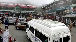 उत्तराखंड: मसूरी जाने वाले पर्यटकों के लिए जिला प्रशासन ने जारी कीं नई गाइडलाइंस