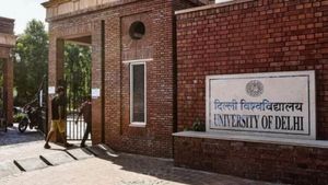 Fact Check: 10 जनवरी से नहीं खुल रही दिल्ली यूनिवर्सिटी, वायरल आदेश निकला फर्जी