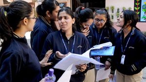 Fact Check: 12वीं के छात्रों को 6 ग्रेस मार्क्स दिए जाने का मैसेज वायरल, CBSE ने बताया सच