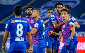 ISL: बेंगलुरू-गोवा का मैच हुआ ड्रा, सुनील छेत्री ने की सबसे ज्यादा गोल के रिकॉर्ड की बराबरी