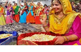 Happy Lohri 2022 : इस  'लोहड़ी' पर अपनों को भेजे हार्टटचिंग मैसेज और पर्व बनाएं यादगार