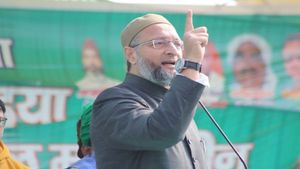जहांगीरपुरी में अवैध निर्माण के खिलाफ कार्रवाई को ओवैसी ने बताया गरीबों के खिलाफ युद्ध