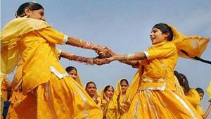 Basant Panchami 2022: जानिए बसंत पंचमी पर क्यों पहनते हैं पीले वस्त्र ?