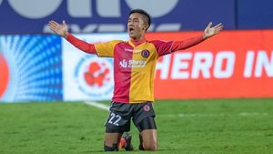 ISL 2022 : ईस्ट बंगाल ने चेन्नइयन का खेल बिगाड़ा, लुवांग को मिला 'हीरो ऑफ द मैच अवार्ड'