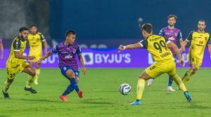 ISL 2022: सुनील छेत्री का गोल गया बेकार, हैदराबाद ने तोड़ा बेंगलुरू का अपराजित रहने का सिलसिला
