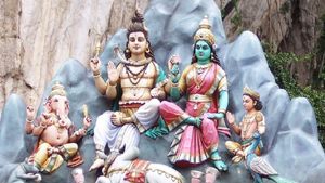 Mahashivratri 2022: महाशिवरात्रि  पर करें मां पार्वती की आरती और पाएं तरक्की