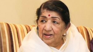 Fact Check: क्या यह लता मंगेशकर की मृत्यु से पहले के आखिरी पल थे? जानें वायरल वीडियो का सच