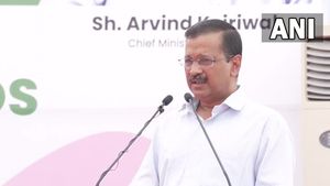 घर पर हमले के बाद अरविंद केजरीवाल ने बीजेपी पर साधा निशाना, कहा- 'देश के लिए जान दे सकते हैं'