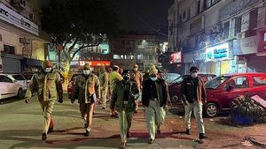 दिल्ली में आतंकी हमले का अलर्ट, देर रात पुलिस ने बढ़ाई सतर्कता