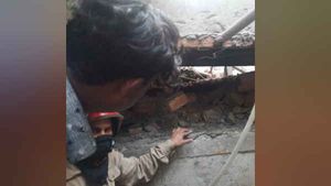 दिल्‍ली कश्‍मीरी गेट के पास निकोलस रोड पर निर्माणाधीन इमारत ध्‍वस्‍त,फंसे हुए हैं कुछ लोग 
