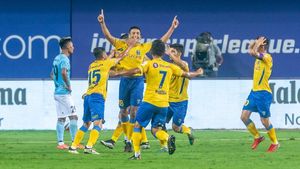 ISL 2022: सेमीफाइनल में पहुंचने के करीब पहुंचा केरला, मुंबई को 3-1 से रौंदा