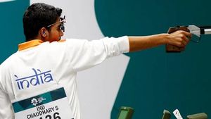ISSF विश्व कप : भारतीय निशानेबाज सौरभ चौधरी ने 10 मीटर एयर पिस्टल में जीता 'गोल्ड'