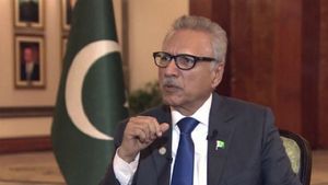 पाकिस्तान में सियासी ड्रामा जारी, नए पीएम के शपथग्रहण से पहले बीमार पड़े राष्ट्रपति