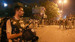 जहांगीरपुरी हिंसा पर VHP नेता का खुलासा- 'हिंदू देवता की मूर्ति को तोड़ा गया, तिरंगे का भी अपमान'