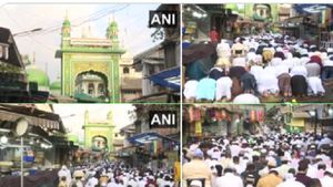 Eid 2022: पूरे देश में ईद पर्व की धूम, मस्जिदों में लोगों ने अदा की नमाज, मांगी अमन-चैन की दुआ 