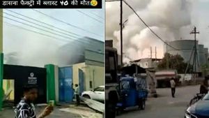 Fact Check: फेक है हापुड़ की फैक्ट्री में 40 लोगों की मौत का बता शेयर किया जा रहा वीडियो