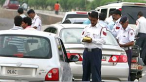 दिल्ली में अब बिना रजिस्ट्रेशन प्लेट के गाड़ी चलाना पड़ेगा भारी,5000 रुपए का लगेगा जुर्माना, जेल भी हो सकती है