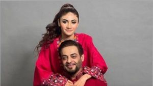 पाकिस्तानी सांसद आमिर लियाकत हुसैन की मौत, 18 साल की लड़की से शादी को लेकर चर्चा में थे