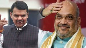 महाराष्ट्र की राजनीति में देवेंद्र फड़नवीस की पदावनति और अमित शाह की नाराजगी 