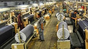 बहुत बुरे संकट में फंसा पाकिस्तान, टेक्सटाइल इंडस्ट्री को किया गया बंद, पेट्रोल की कीमत में भारी इजाफा