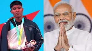 CWG 2022: संकेत के सिल्वर के बाद जश्न में डूबा देश, PM मोदी से लेकर सहवाग तक ने दी बधाई