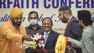 भारत को इंटरफेथ डायलॉग के साथ अभिव्यक्ति की आजादी भी चाहिए