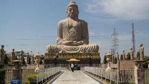 Sarva Pitru Amavasya 2022: सर्वपितृ अमावस्या आज, पितरों की मुक्ति के लिए करें विशेष उपाय