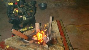 Havan Mudras: मुद्राओं के प्रयोग बिना व्यर्थ हो जाता है हवन