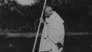 Gandhi Jayanti: जानिए महात्मा गांधी से जुड़ी रोचक बातें, गांधी जयंती पर निबंध लिखने में आएंगी काम
