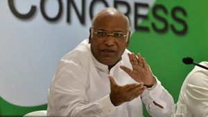 Change in Congress: खड़गे के स्वागत में क्यों हो गयी कांग्रेस वर्किग कमेटी (CWC) की विदाई?