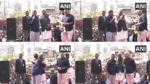 MCD चुनाव से पहले कांग्रेस को बड़ा झटका, आम आदमी पार्टी में शामिल हुए पूर्व सांसद महाबल मिश्रा 