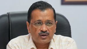 MCD election : केजरीवाल का भाजपा पर हमला, कहा - BJP एक वीडियो बनाने वाली कंपनी है