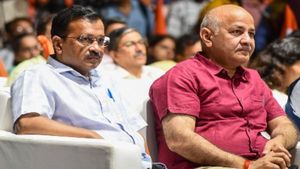 Assembly and MCD Election: गुजरात में कांग्रेस, दिल्ली में भाजपा निशाने पर