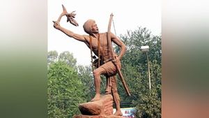 Birsa Munda Jayanti: कौन थे बिरसा मुंडा, जिन्होंने ब्रिटिश साम्राज्यवाद के खिलाफ लड़ी थी निर्णायक लड़ाई?