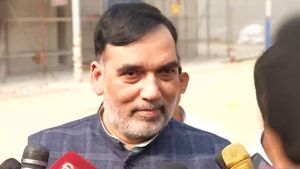 Delhi Pollution: बीजेपी के निर्माणाधीन ऑफिस पर AAP मंत्री गोपाल राय का एक्शन, 5 लाख का जुर्माना लगाया