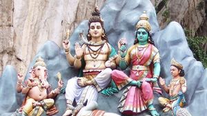 Parvati ji  Ki Aarti: यहां पढे़ं  मां पार्वती की आरती, जानें महत्व