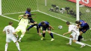 FIFA World Cup 2022: क्रिकेट के बाजारवाद के चक्कर में भारत फुटबाल जैसे लोकप्रिय खेल में क्यों पिछड़ गया? 