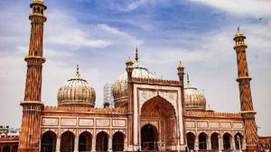 CIC on Salary to Imams: इमाम को वेतन तो पुजारी को क्यों नहीं?