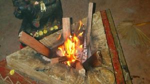  Agni: जानिए अग्नि के प्रकार और हवनकुंड का महत्व