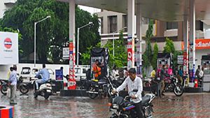 Petrol-Diesel Price: तेल के दाम हुए अपडेट, इस शहर में बढ़ा पेट्रोल का दाम