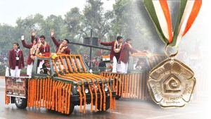 National Bravery Awards: कोई भाई की खातिर लड़ा तेंदुए से, किसी बच्चे ने जलती कार और बाढ़ से बचाई लोगों की जान