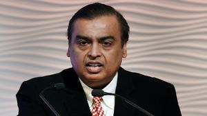 Forbes Billionaire List: दुनिया के सबसे अमीर लोगों की टॉप-10 लिस्ट में मुकेश अंबानी की फिर से एंट्री
