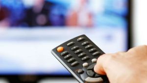 Free Set Top Box: देशभर में 8 लाख फ्री डीडी सेट टॉप बाक्स देगी सरकार, कैबिनेट ने योजना को दी मंजूरी