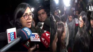 धरने पर बैठे रेसलर्स से मिली DCW अध्‍यक्ष स्वाति मालीवाल,  WFI के अध्‍यक्ष को तुरंत अरेस्‍ट करने की उठाई मांग