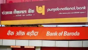 PNB और बैंक ऑफ बड़ौदा ने अपने ग्राहकों को द‍िया झटका, बढ़ाईं कर्ज पर ब्याज दरें